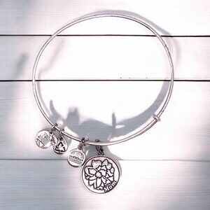 Alex And Ani Silver Mom Flower Charm Bangle Bracelet Silver Finish Expandable